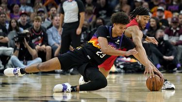 Suns remontan sin Booker ni Paul, aplastan a Trail Blazers
