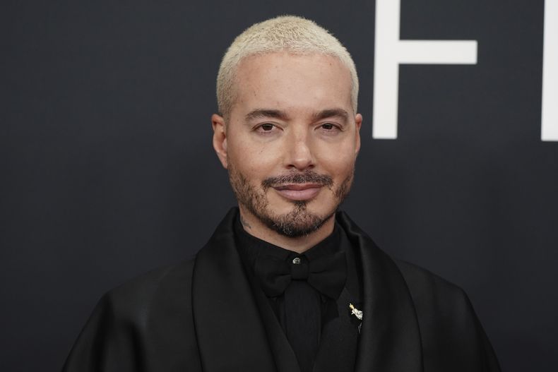 ARCHIVO - J Balvin a su llegada a la 67ma ceremonia de los Premios Grammy, el 2 de febrero de 2025, en Los Ángeles. (Foto by Jordan Strauss/Invision/AP, Archivo)