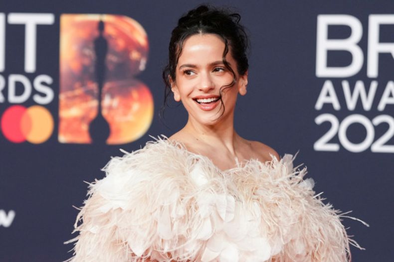 ARCHIVO - Rosalía en los Brit Awards 2026 en Mánchester, Inglaterra, el 28 de febrero de 2026. (Foto Scott A Garfitt/Invision/AP, archivo)