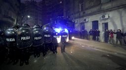 argentina acusa a cuba de estar detras de primeras protestas tras lanzar plan de ajustes