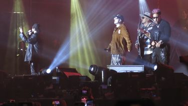 La banda colombiana Piso 21 durante su concierto en el Coca-Cola Flow Fest de la Ciudad de México, el sábado 25 de noviembre de 2023. De izquierda a derecha, David Escobar Gallego, Pablo Mejía Bermúdez, Juan David Huertas Clavijo y David Lorduy. (Foto AP/Berenice Bautista)