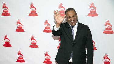ARCHIVO - Wilfrido Vargas llega a los premios especiales de los Latin Grammy en el Hotel Four Seasons el martes 13 de noviembre de 2018, en Las Vegas. Vargas fue demandado por el compositor, arreglista y productor dominicano Juan Valdez Ybet por la autoría del éxito “El baile del perrito”, tendrá una audiencia el 22 de mayo de 2024. (Foto Eric Jamison/Invision/AP)