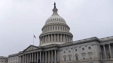 Suerte de cheques jugosos de Trump depende de republicanos