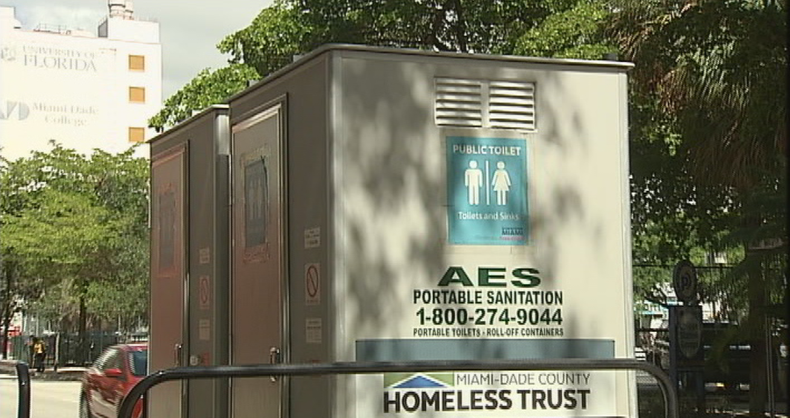 banos miai beach.png