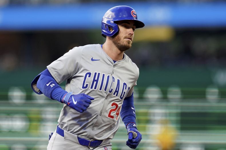 Cody Bellinger, de los Cachorros de Chicago, recorre las bases después de batear un cuadrangular en contra de los Piratas de Pittsburgh durante la primera entrada del juego de béisbol el viernes 10 de mayo de 2024, en Pittsburgh. (AP Foto/Matt Freed)