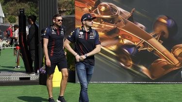El piloto holandés de Red Bull Max Verstappen arriba al circuito de Barcelona-Cataluña para la tercera práctica del Gran Premio de España el sábado 3 de junio del 2023. (AP Foto/Joan Monfort)