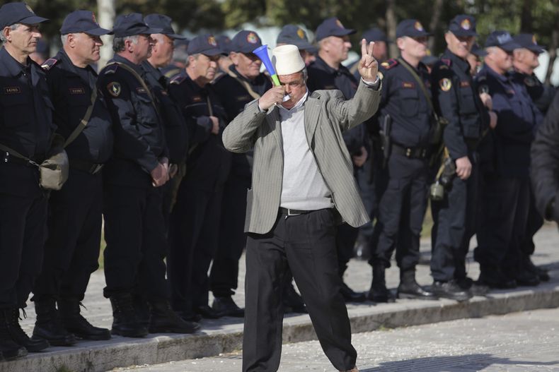 EUR-GEN_ALBANIA_PROTESTA-0.jpg