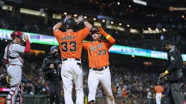 Gigantes arrollan a Filis 13-1 y frenan racha de derrotas
