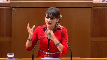 americateve | La politóloga guatemalteca Gloria Álvarez sostiene que la admiración que existe en algunos países por el régimen cubano y el venezolano carece de razón y conocimiento.