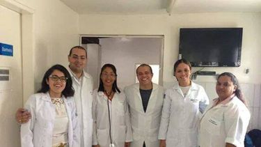 medicos cubanos necesitaran autorizacion del regimen para viajar