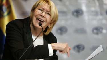 Una fiscal rebelde, nueva heroína en protestas de Venezuela