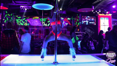 balacera en el conocido gogo de miami booby trap on the river deja a hombre gravemente herido