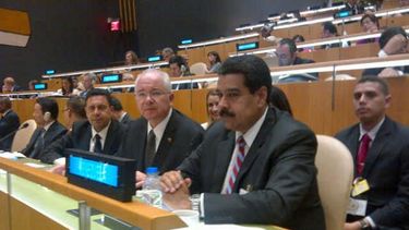 americateve | Senadores estadounidenses pidieron este jueves al secretario de Estado, John Kerry, a que ?lidere un esfuerzo diplomático? que impida que Venezuela obtenga un asiento en el Consejo de Seguridad de Naciones Unidas, donde aspira a ser miembro no permanente