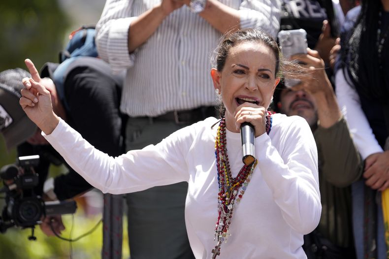 La líder opositora María Corina Machado habla durante una manifestación en Caracas, Venezuela, el sábado 3 de agosto de 2024. (Foto AP/Matías Delacroix)