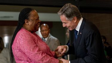 Blinken visita Sudáfrica; se reúne con la canciller
