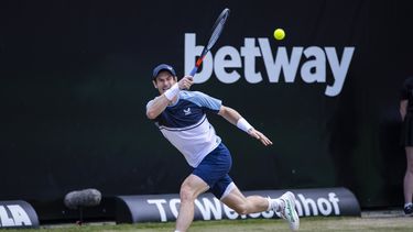 Murray elimina a Tsitsipas y avanza a semis en Stuttgart