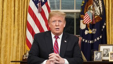 Trump: Hay una creciente “crisis humanitaria” en la frontera