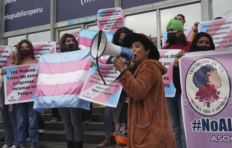 Trabajadoras sexuales protestan por extorsiones en Perú