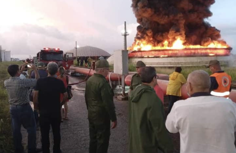 Incendio en los Supertanqueros en Matanzas se extiende hacia el tercer tanque
