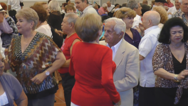 hialeah celebra  fiesta por todo lo alto dedicada las personas  de la edad dorada