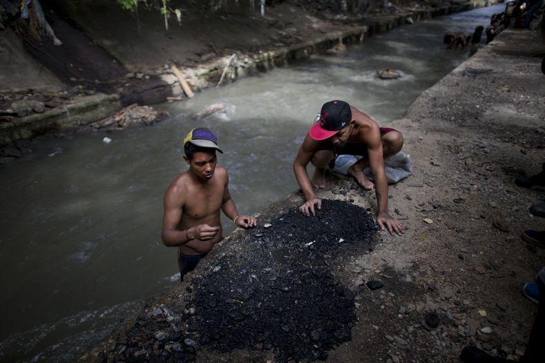 REP-GEN_VENEZUELA-CHATARREROS_DE_RIO-6.jpg