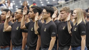 Primicia AP: Ejército de EEUU intensifica reclutamiento
