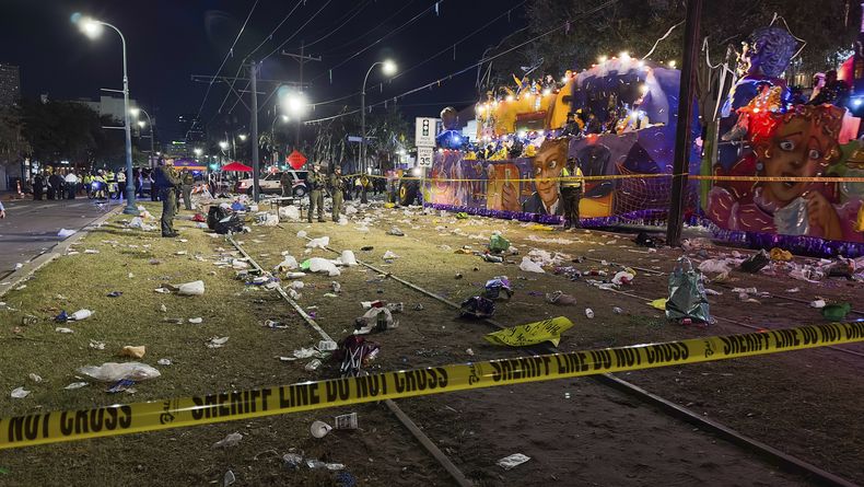 AMN-GEN MARDI GRAS-TIROTEO