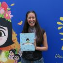La ilustradora mexicana Cara Carmina posa para un retrato después de una conferencia de la película ¡Hola Frida! en la Ciudad de México el jueves 9 de octubre de 2025. (Foto AP/Berenice Bautista)