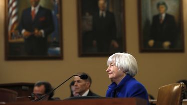 Yellen dice que la economía de EEUU ha ganado fuerza