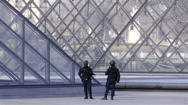 americateve | LOUVRE.jpg