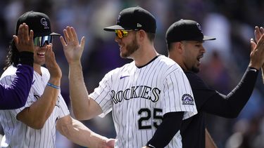 Rockies cortan racha de 12 derrotas ante Gigantes