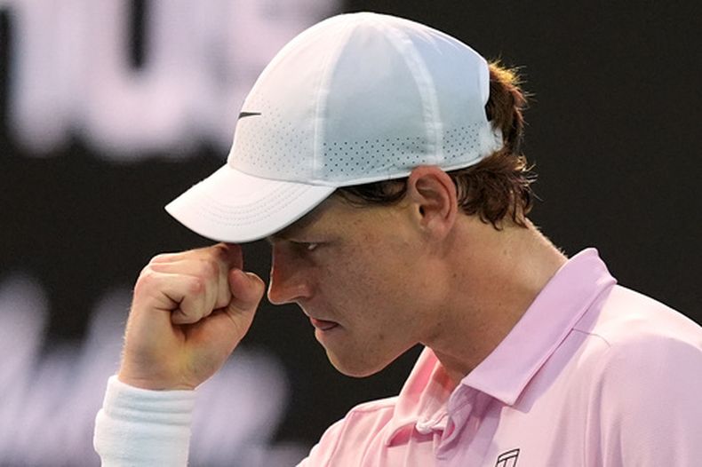 Jannik Sinner celebra tras ganar un punto ante Jiri Lehecka en la final del Abierto de Miami, el domingo 29 de marzo de 2026. (AP Foto/Rebecca Blackwell)