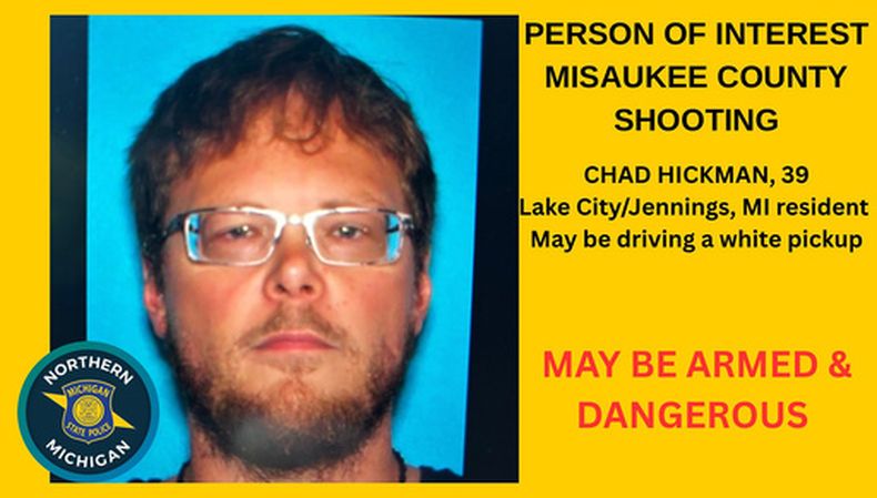 Este cartel sin fecha, proporcionado por la Policía Estatal de Michigan, muestra a Chad Hickman, sospechoso del asesinato de cinco personas y quien fue hallado muerto el viernes 14 de agosto de 2026. (Policía Estatal de Michigan, Séptimo Distrito, vía AP)