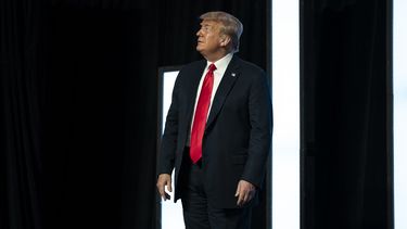 Hermano de Trump busca impedir publicación de libro familiar