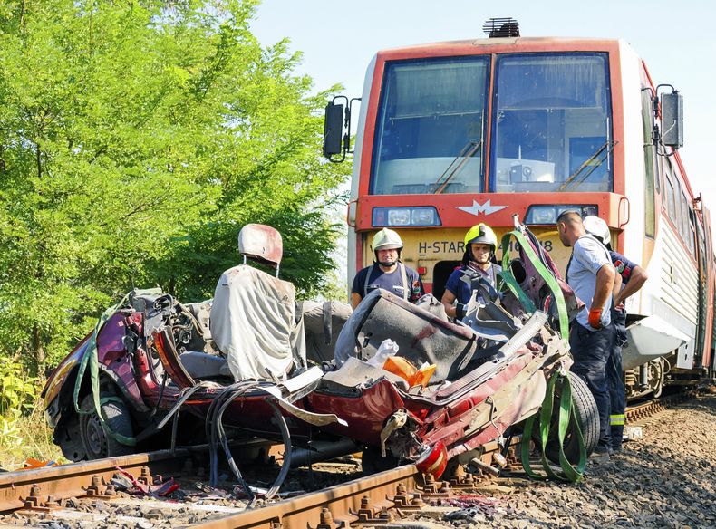 EUR-GEN HUNGRÍA-CHOQUE DE TREN