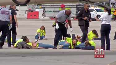 rescatistas ponen a prueba su capacidad en el aeropuerto internacional de miami