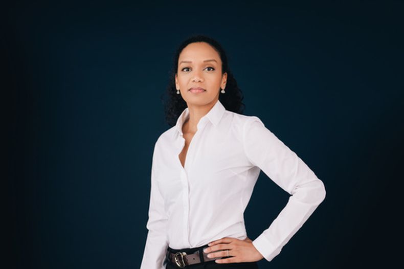 La doctora Iman Abuzeid, cofundadora y directora general de Incredible Health, en San Francisco en 2024. (Incredible Health vía AP)