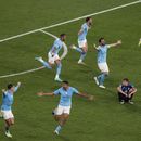 Los jugadores del Manchester City tras vencer 1-0 al Inter de Milán en la final de la Liga de Campeones, el sábado 10 de junio de 2023, en Estambul. (AP Foto/Thanassis Stavrakis)