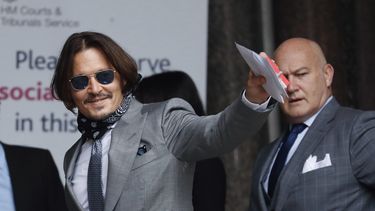 Guardaespaldas de Depp: Amber Heard abusaba del actor