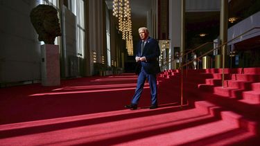 El presidente Donald Trump durante un recorrido del Centro John F. Kennedy para las Artes Escénicas, el lunes 17 de marzo de 2025, en Washington. (Pool vía AP)