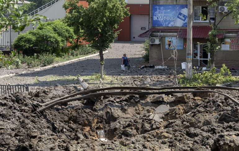 Rusia intensifica ataque contra ciudad del este de Ucrania