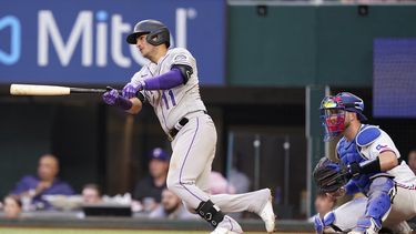 Iglesias y los Rockies arruinan debut en casa de los Rangers