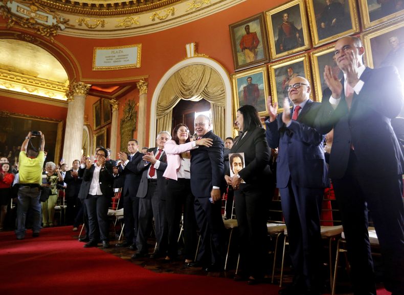 AMS-GEN_VENEZUELA-CRISIS_POLITICA-2.jpg