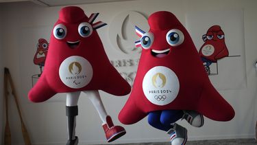 París 2024 tiene a dos gorros frigios como mascotas