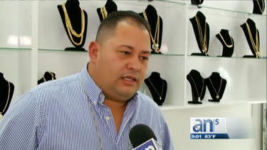 joyero le pone orden de restriccion a chocolate por amenaza de muerte