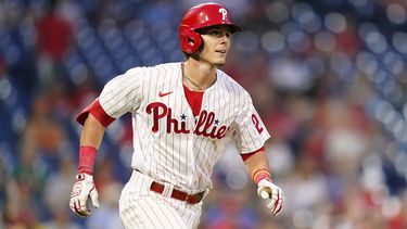 Schwarber y Maton pegan jonrones; Filis superan a Gigantes