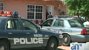 menos de 40 minutos les tomo a unos ladrones desvalijar una casa en hialeah