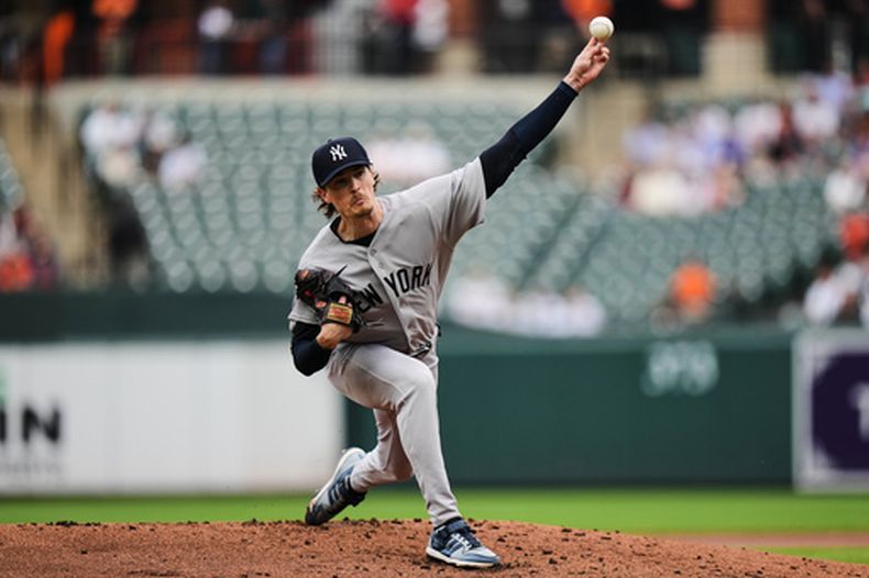 Max Fried, abridor de los Yankees de Nueva York, trabaja durante la primera entrada del juego de béisbol de Grandes Ligas frente a los Orioles de Baltimore, el miércoles 13 de mayo de 2026, en Baltimore. (AP Foto/Stephanie Scarbrough)