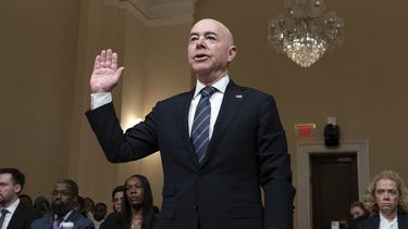 El secretario de Seguridad Nacional de Estados Unidos Alejandro Mayorkas en el Congreso en Washington el 16 de abril de 2024. (Foto AP/Jose Luis Magana)