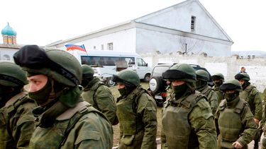 rusia retirara sus tropas de la frontera con ucrania tras semanas de tension